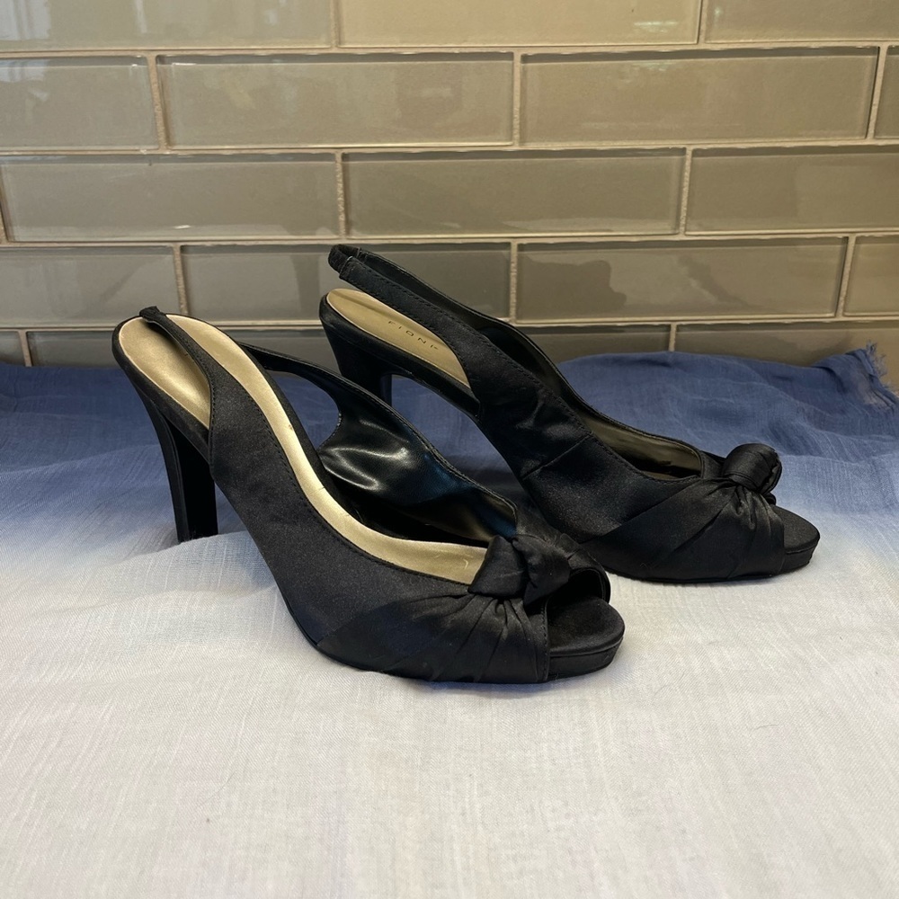 Satin Sling-backs - EUC - Size 7.5 - Picture 4 of 9